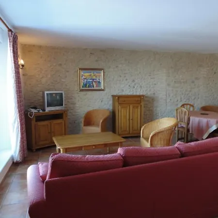 Apartment Au Coeur Du Plateau De Valensole Avec Piscine - Fr-1-822-9